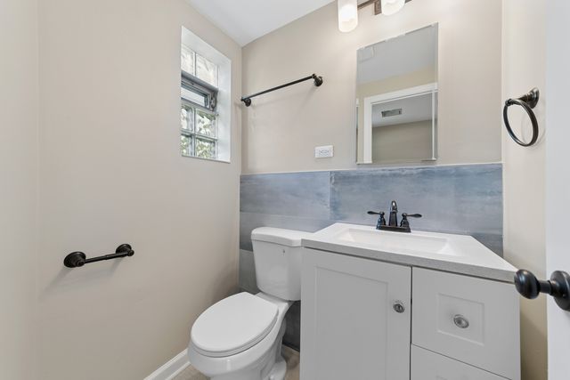 3518 W Main Street, Skokie, IL 60076