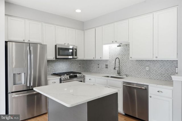 47456 SHARPSKIN ISLAND SQ, Sterling, VA 20165