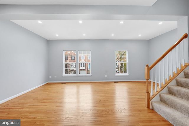 47456 SHARPSKIN ISLAND SQ, Sterling, VA 20165