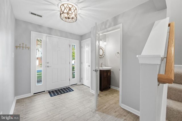 47456 SHARPSKIN ISLAND SQ, Sterling, VA 20165