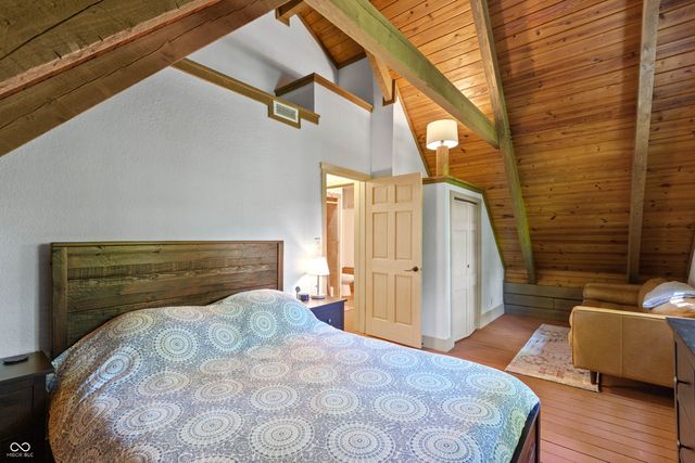 1575 Curly Shingles Road, Nashville, IN 47448