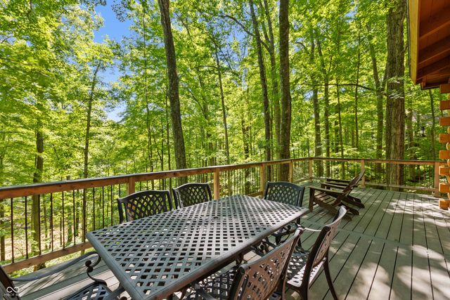 1575 Curly Shingles Road, Nashville, IN 47448