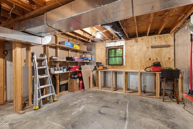 1575 Curly Shingles Road, Nashville, IN 47448