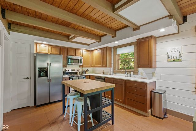 1575 Curly Shingles Road, Nashville, IN 47448