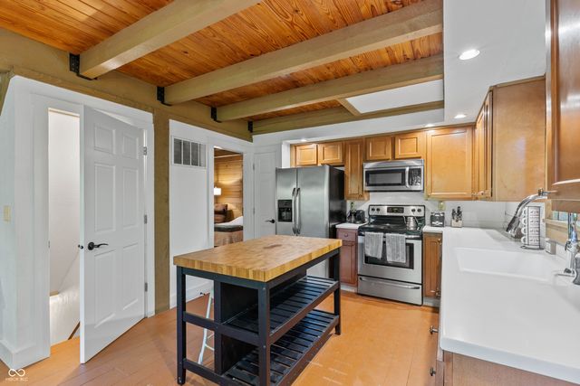 1575 Curly Shingles Road, Nashville, IN 47448