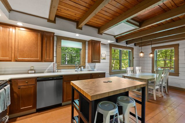 1575 Curly Shingles Road, Nashville, IN 47448