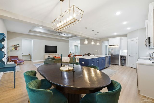 5530 Chenier Dr, Gulf Breeze, FL 32563