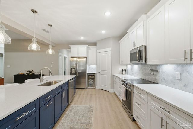 5530 Chenier Dr, Gulf Breeze, FL 32563