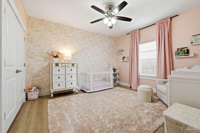 5530 Chenier Dr, Gulf Breeze, FL 32563