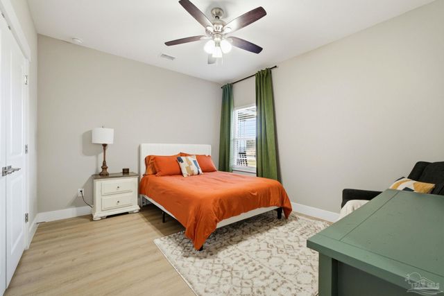 5530 Chenier Dr, Gulf Breeze, FL 32563