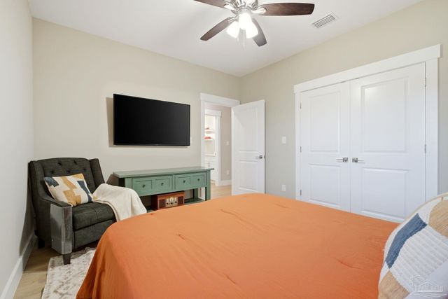 5530 Chenier Dr, Gulf Breeze, FL 32563