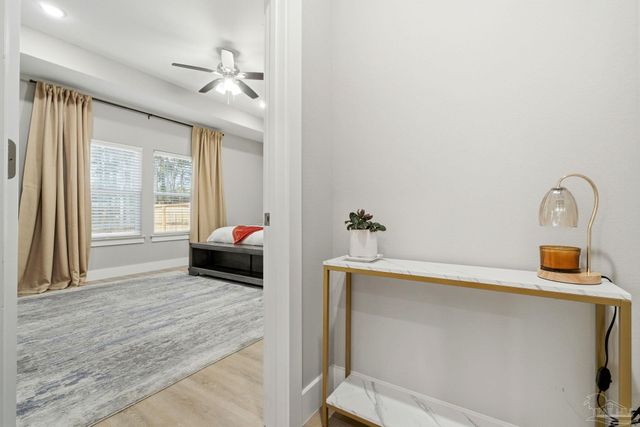 5530 Chenier Dr, Gulf Breeze, FL 32563