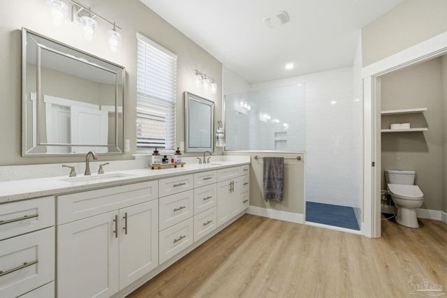 5530 Chenier Dr, Gulf Breeze, FL 32563