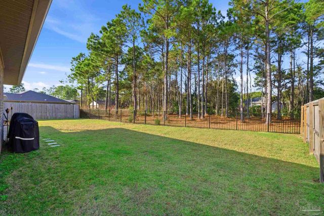 5530 Chenier Dr, Gulf Breeze, FL 32563