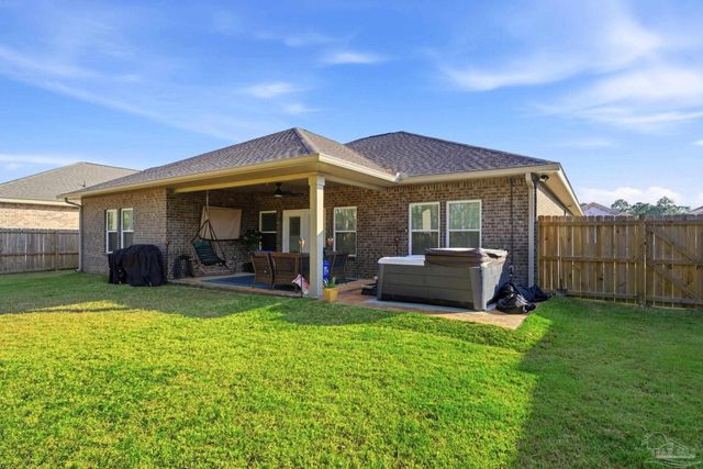 5530 Chenier Dr, Gulf Breeze, FL 32563