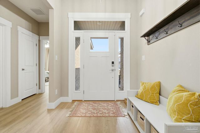 5530 Chenier Dr, Gulf Breeze, FL 32563