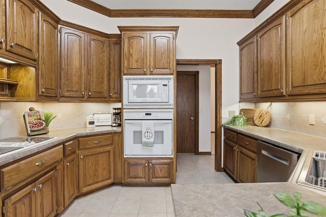 221 Heather Lane, Tuttle, OK 73089