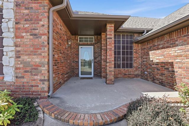 221 Heather Lane, Tuttle, OK 73089