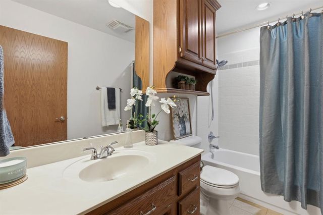 221 Heather Lane, Tuttle, OK 73089