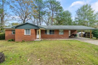 324 Emerson Dr., Hattiesburg, MS 39401