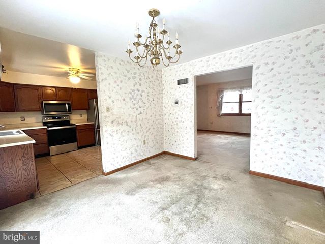 551 CHRISTOPHER DR, Wernersville, PA 19565