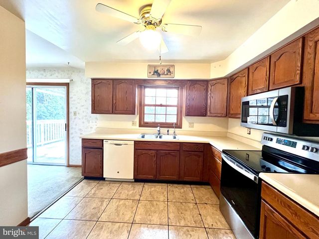 551 CHRISTOPHER DR, Wernersville, PA 19565