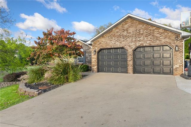 1701 Augusta Drive, Harrison, AR 72601
