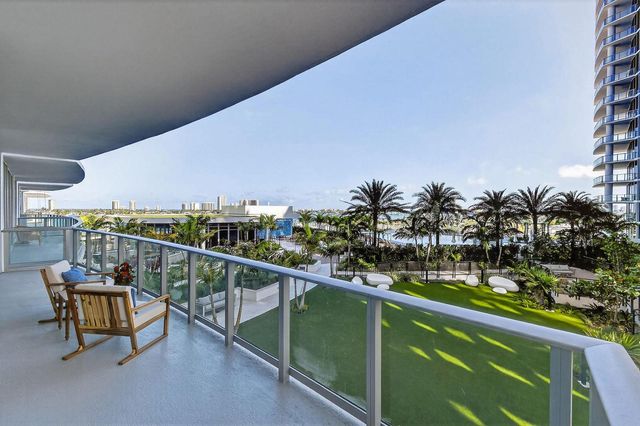220 Lake Shore Drive 715, Lake Park, FL 33403