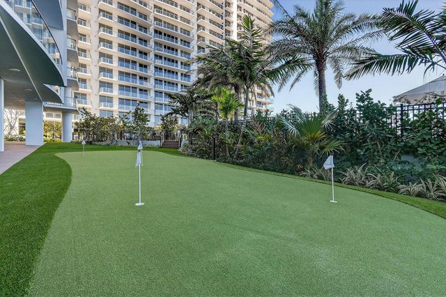 220 Lake Shore Drive 715, Lake Park, FL 33403