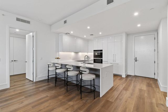 220 Lake Shore Drive 715, Lake Park, FL 33403