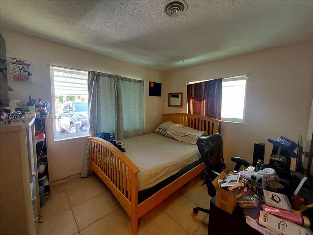 4571 NW 19th Way, Tamarac, FL 33309