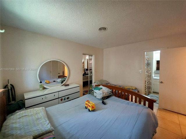 4571 NW 19th Way, Tamarac, FL 33309