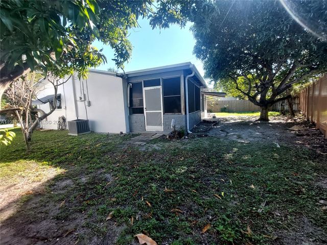 4571 NW 19th Way, Tamarac, FL 33309