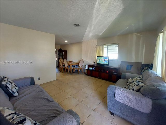 4571 NW 19th Way, Tamarac, FL 33309