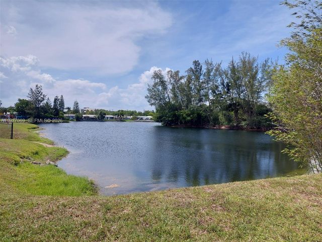 4571 NW 19th Way, Tamarac, FL 33309