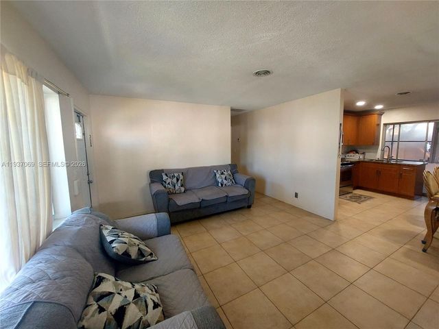 4571 NW 19th Way, Tamarac, FL 33309