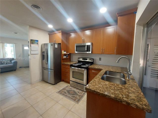 4571 NW 19th Way, Tamarac, FL 33309