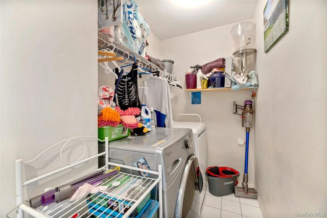 3105 Bluffs Drive S, Baiting Hollow, NY 11933