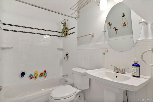 3105 Bluffs Drive S, Baiting Hollow, NY 11933