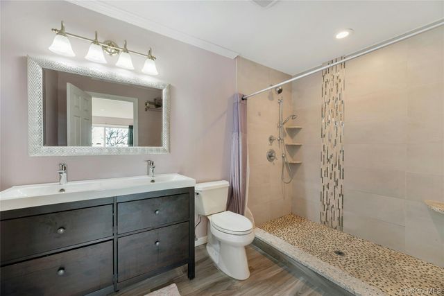 3105 Bluffs Drive S, Baiting Hollow, NY 11933