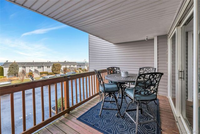 3105 Bluffs Drive S, Baiting Hollow, NY 11933