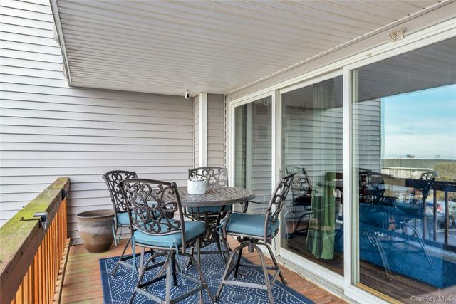 3105 Bluffs Drive S, Baiting Hollow, NY 11933