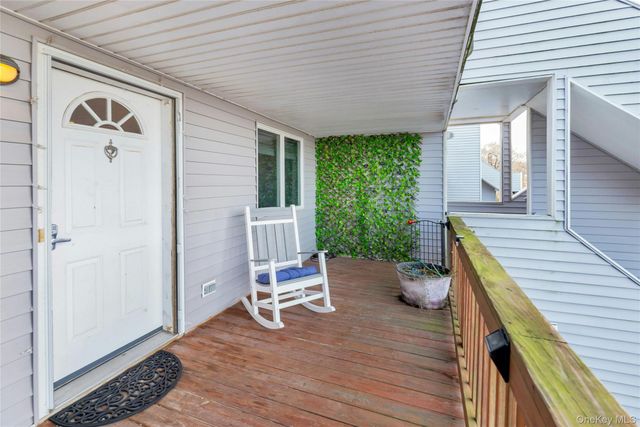 3105 Bluffs Drive S, Baiting Hollow, NY 11933