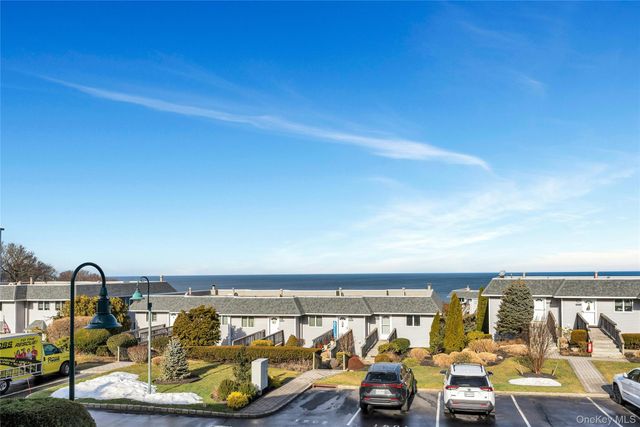 3105 Bluffs Drive S, Baiting Hollow, NY 11933