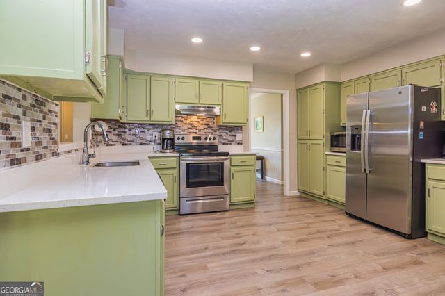 110 Birch Court, Fayetteville, GA 30214
