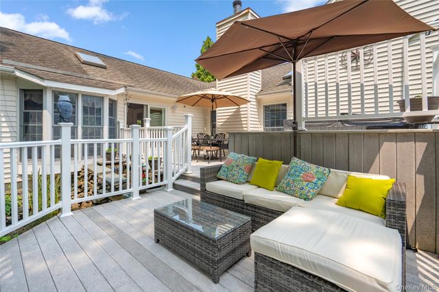 36 Richmond Street, Islip, NY 11751
