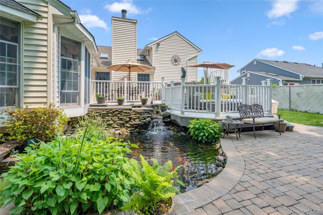 36 Richmond Street, Islip, NY 11751