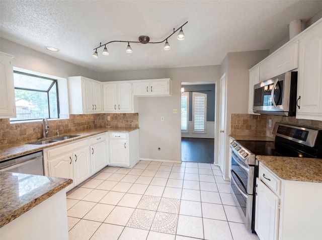 6712 Coach House Lane, Plano, TX 75023