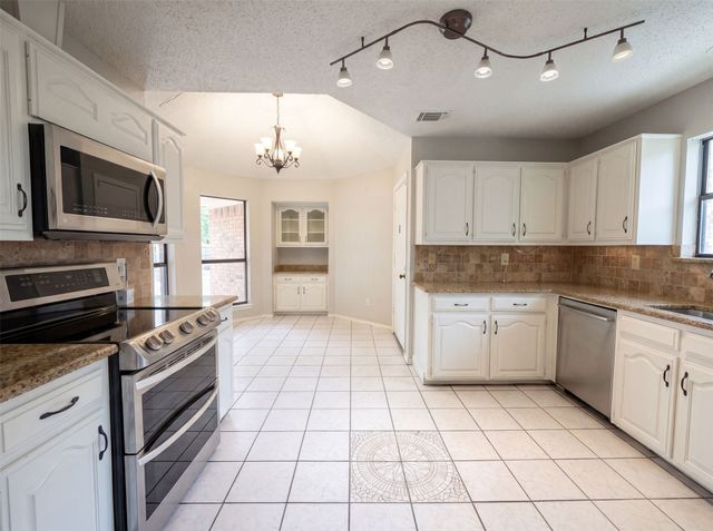6712 Coach House Lane, Plano, TX 75023