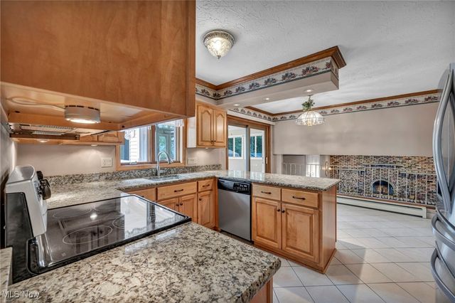 14985 Camden Circle, Strongsville, OH 44136